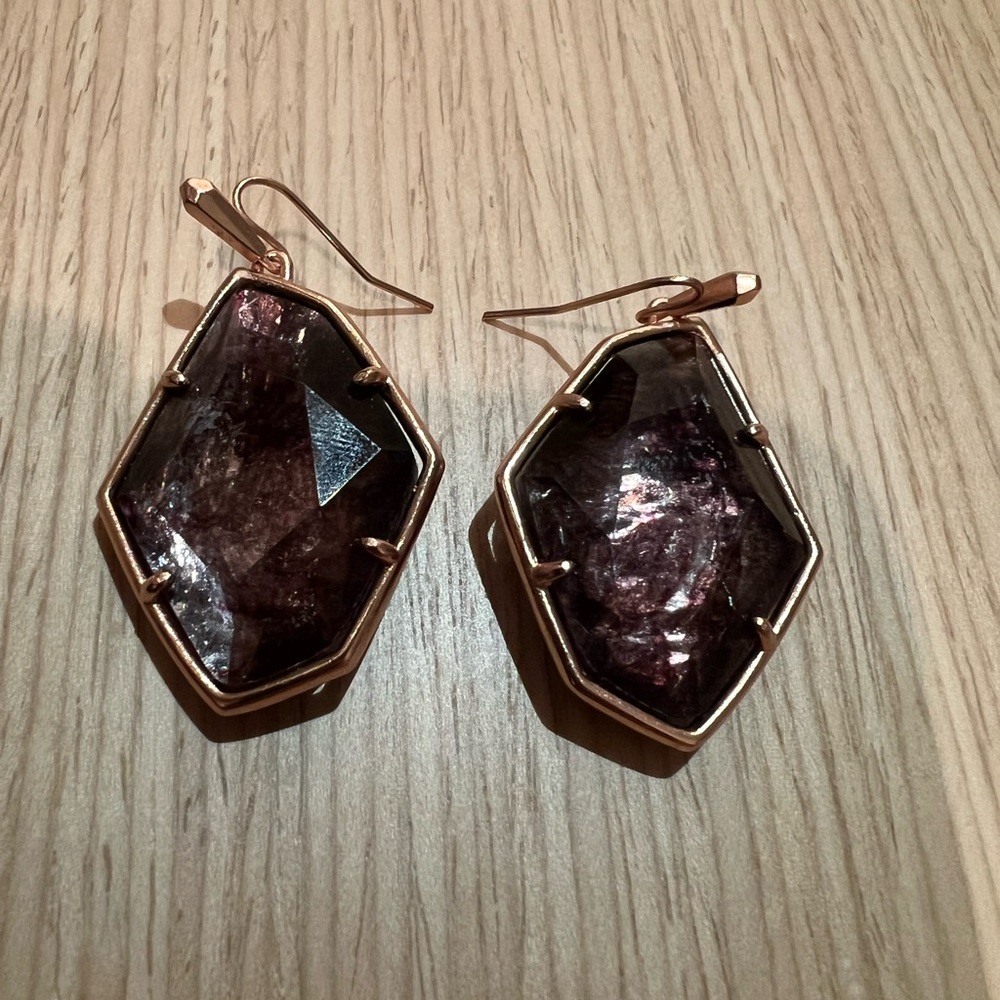 Rare Kendra Scott Rose Gold and Dark Gemstone Earrings